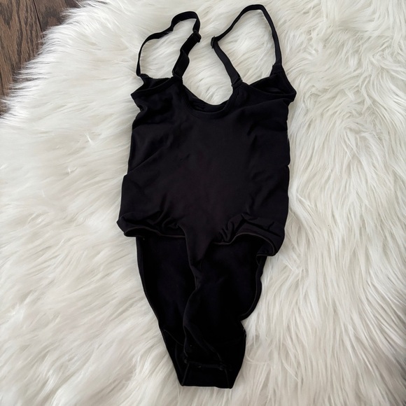 SKIMS Shapewear Bodysuit Seamless Thong Bodysuit New L/XL - Picture 5 of 6